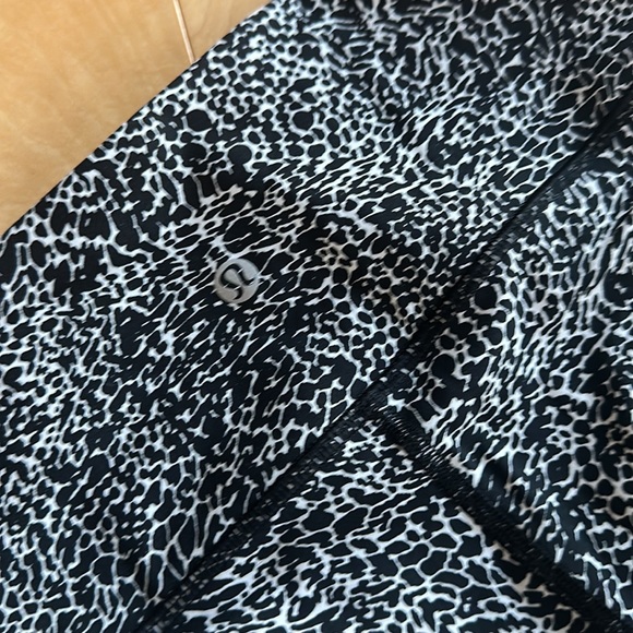 Lulelemon Leggings, size 4 - Picture 3 of 3
